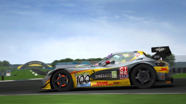 GTR 2 FIA GT Racing Game screenshot 2